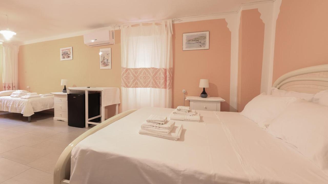 Welcomely - S'Apposentu Hotel Bosa Luaran gambar